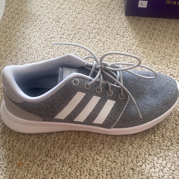 Adidas Size 8 - Picture 3 of 4